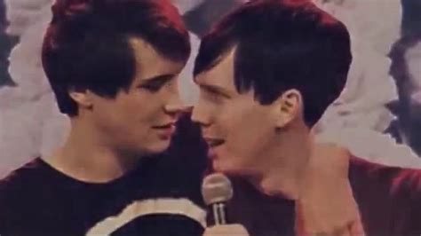 Please Just Kiss Already Dan And Phil Pinterest Kiss