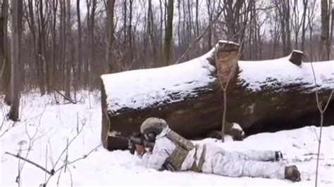dumpert nederlands leger op training  de sneeuw