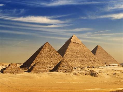 visiting  pyramids  egypt
