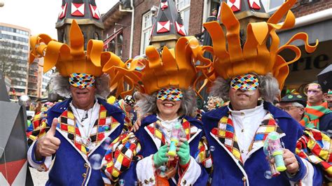 streep door carnaval kruikenstad tilburgse stichting gelast alle