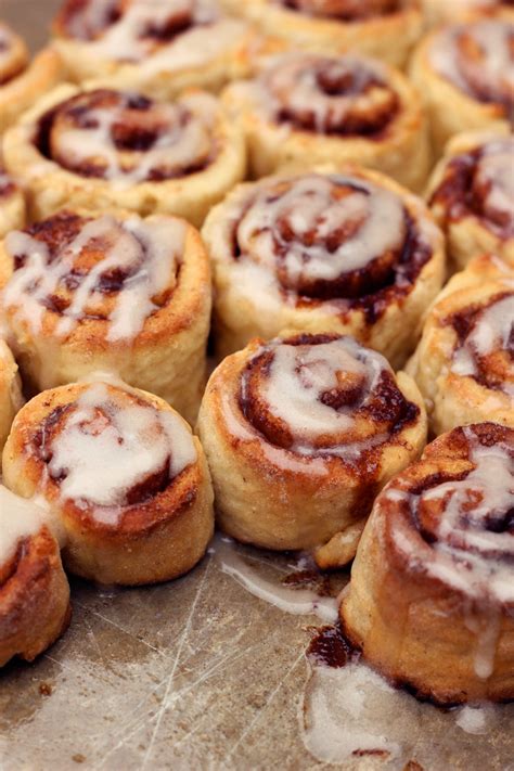 gluten  cinnamon rolls  dairy  options tasty yummies