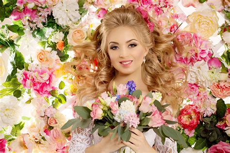 image blonde girl smile bouquets face girls