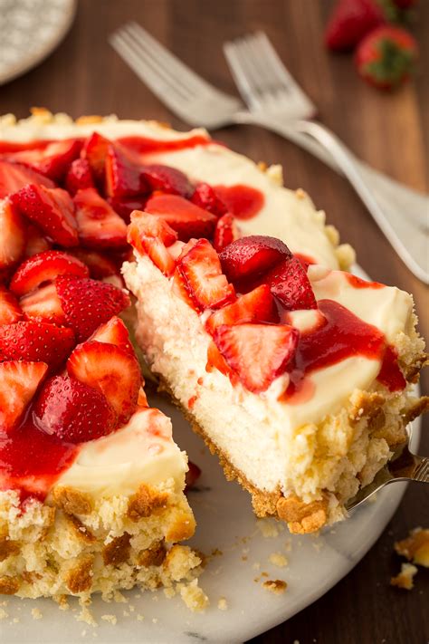 easy strawberry desserts recipes  fresh strawberry sweetsdelishcom