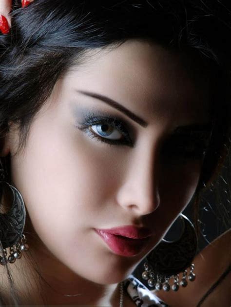 صور لملكة جمال الفن السوري مديحة كنيفاتي مجموعة جديدة