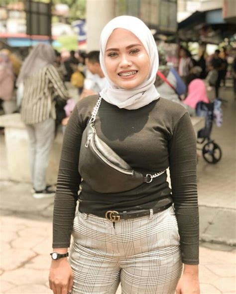 pin oleh azizikong di casual hijab outfit di 2020 gaya