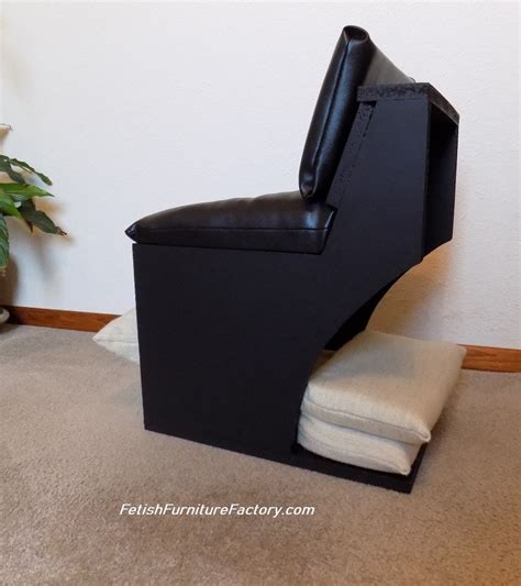 mature queening chair for oral sex face sitting chair for female