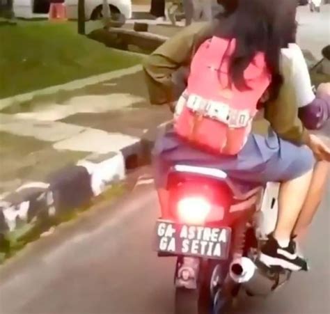 10 Tulisan Buat Pacar Di Motor Ini Bikin Ngakak Bucin Abis