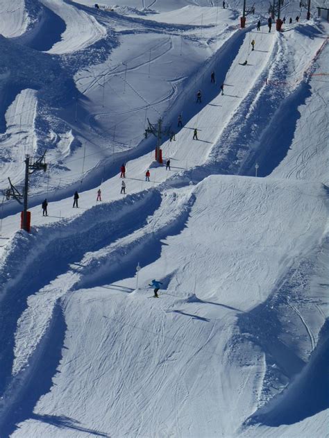 vue sur le snow park stations de ski station de ski vacances montagne