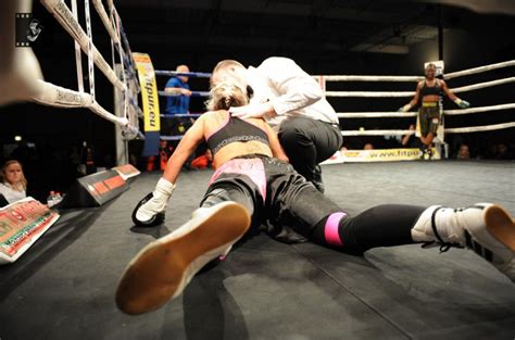 「boxing Kos Women 」のアイデア（投稿者：pointeman 1 さん） 女子ボクシング ボクシング