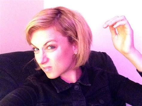 iliza shlesinger new private nude photos — american comedian have abs scandal planet