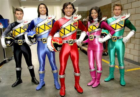cast  power rangers dino charge  power scoop