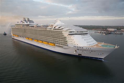 worlds largest cruise shiproyal