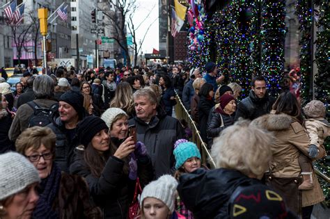 york holiday tradition  count  big crowds   york times