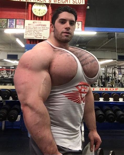 obstructive pecs viralsmorphs on patreon muscle men bodybuilding men
