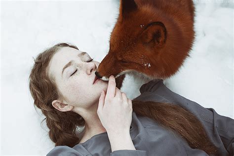 Fotógrafa Russa Compara Beleza Dos Cabelos Ruivos A Raposas Selvagens