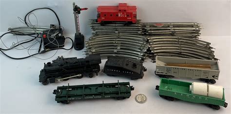 Lot Vintage 1960s Lionel 242 Locomotive O Gauge Train Set W Cars