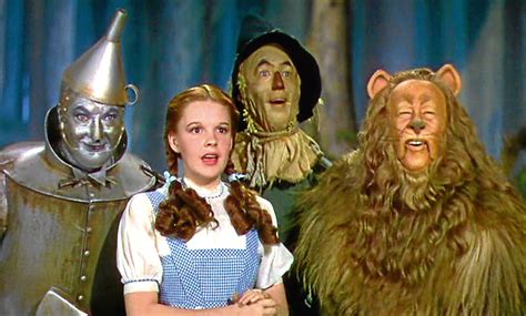 wizard  oz named   influential     sunday post