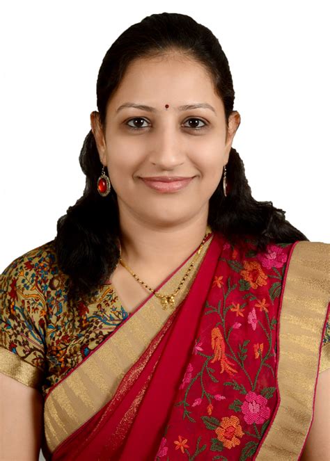 dr suchita deshmukh gynaecologist and obstetrician in