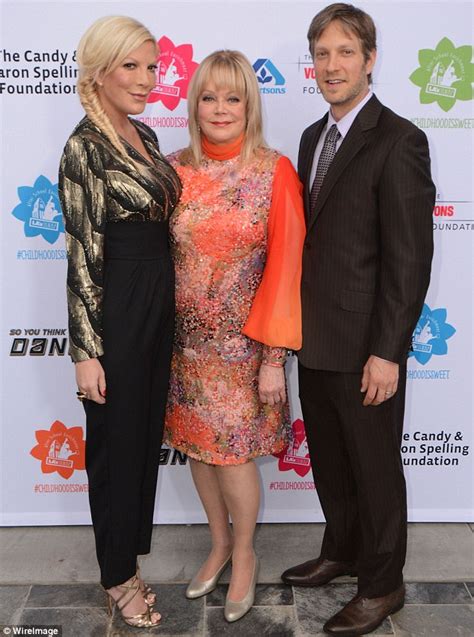 tori spelling reunites with mother candy at la s best awards daily mail online