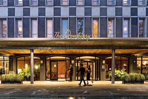 dewberry hotel  charleston voted  souths   hotel