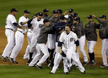 detroit tigers complete sweep   york yankees secure spot  world