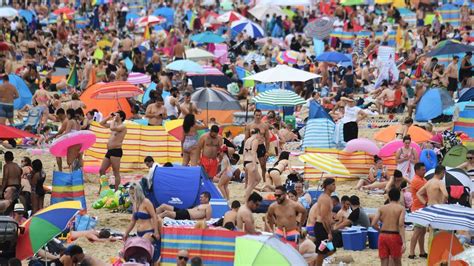 uk weather beaches busy as hot weather continues bbc news