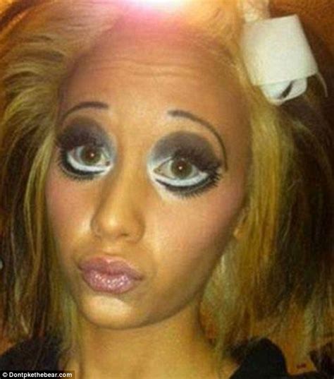 Are These The World S Worst Make Up Disasters Daily Mail Online