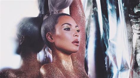 kim kardashian covered her naked body in glitter for her