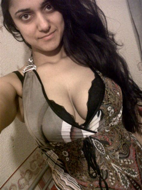 indian hot girls indian college girl nisha showing her beauty