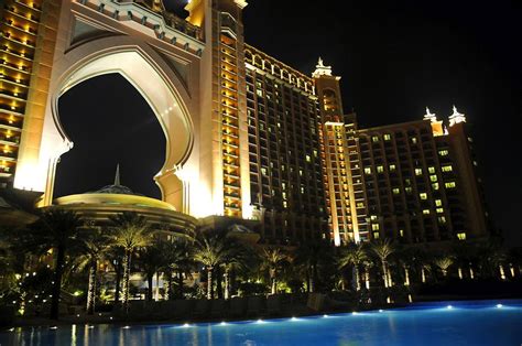 atlantis hotel at night 2 palm jumeirah pictures united arab