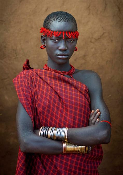 พิธีกรรมสุดแปลกของชนเผ่าชาวเอธิโอเปียขุนตัวเอง ดื่มเลือดวัว ห้ามมีเซ็กซ์ 6 เดือน เพื่อสิ่งนี้