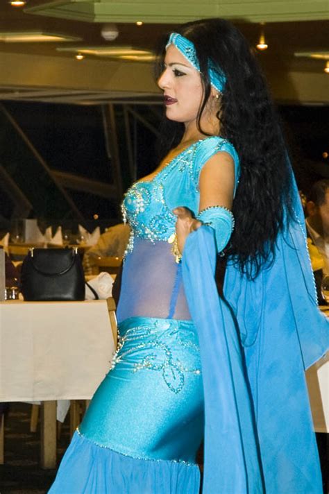 hottest celebrities in the world sexy arabic belly dancers photos