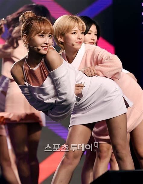 twice kpop girlgroup nayeon jeongyeon momo sana