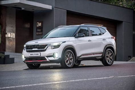 kia seltos waiting period extends   months  select variants full details