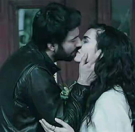 Engin Akyürek And Tuba Buyukustun Kiss And Romance Tuba Büyüküstün