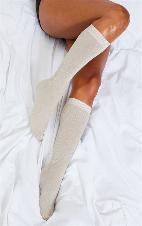 beige ribbed knee high socks accessories prettylittlething ie