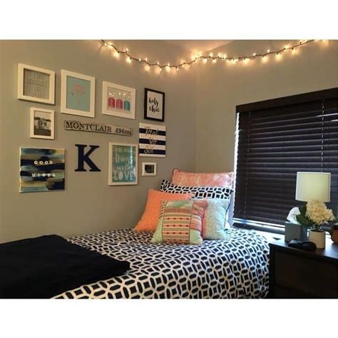 show us how you decorated and transformed your dorm room