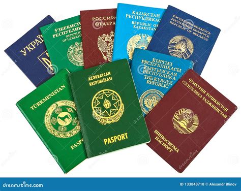 verschillende buitenlandse paspoorten voor reis en toerisme stock foto image  paspoort