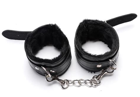 yue chao leather hand cuffs wrist bondage fetish cuff bdsm handcuff sex