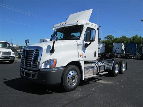 freightliner cascadia day cab