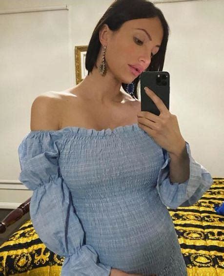 Yummy Mummies Star Maria Digeronimo Reveals She S Passed Her Due Date