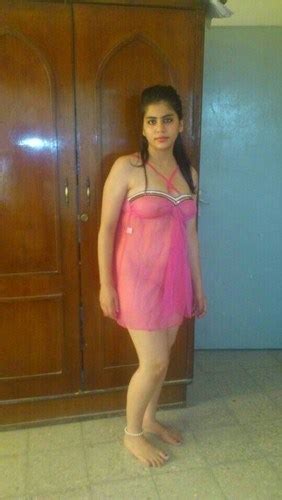 Gorgeous Delhi Girl Nude Selfies Showing Huge Boobs Leaked