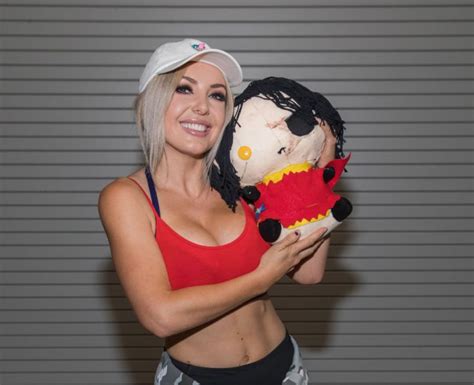 Jessica Nigri Dressed As Bowsette On Instagram Gives You