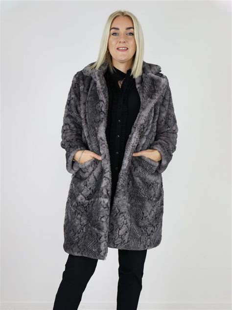 bontjas grijs met slangenprant faux fur bontjas mode stijl jas