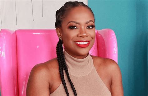 Now That S Sexy Kandi Burruss Fans Go Wild Over Her New