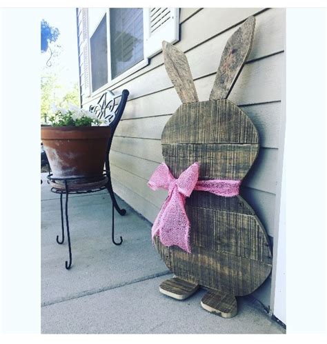 Easter Bunny Made From Pallet Wood Pascoa
