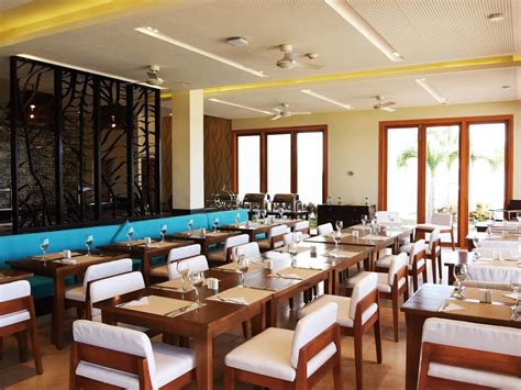 restaurants  bars hotel la marina plaza spa cayo cruz transat