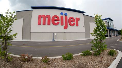 manitowoc meijer opens  pandemic   stores   time
