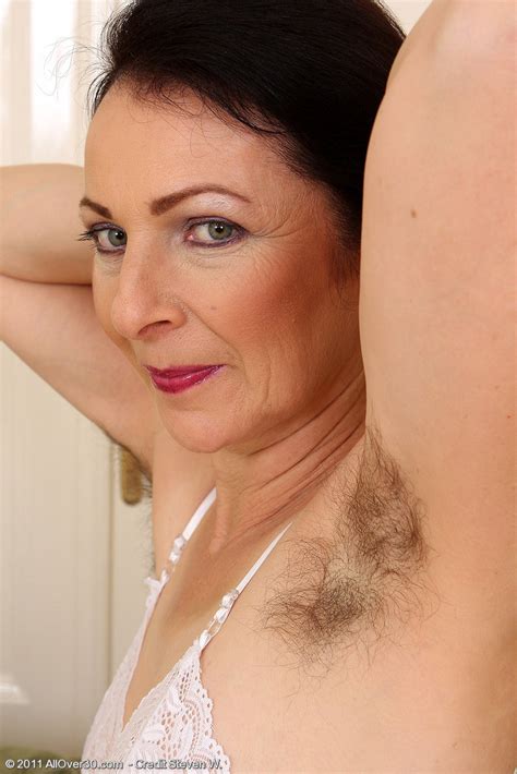 hot 50 year old anna b shows off hairy pits pichunter