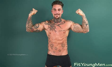 Tattooed Straight Muscle Hunk Kyle Brundell Strips Out Of